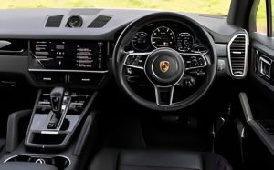 2023 porsche cayenne dashboard